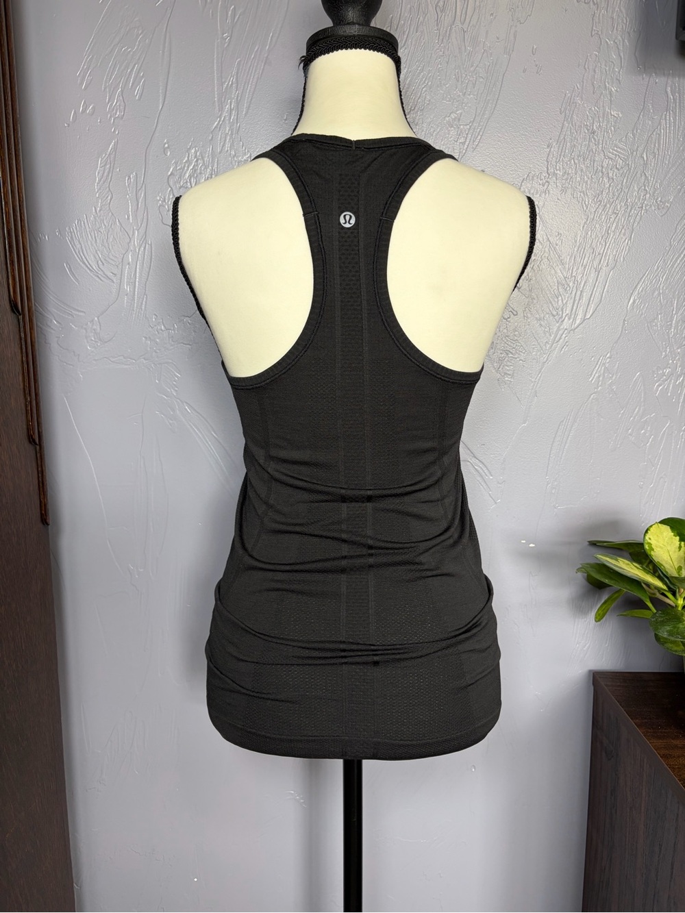 🍋lululemon Swiftly Tech 2.0 Black Racerback Tank Top Activewear Size 4